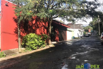 CASA SOLA EN LOMAS TETELA